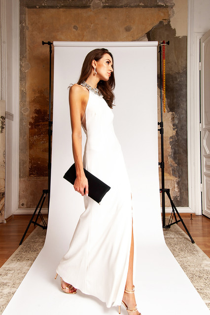 Вечернее платье Белое длинное c разрезом Adrianna Papell напрокат